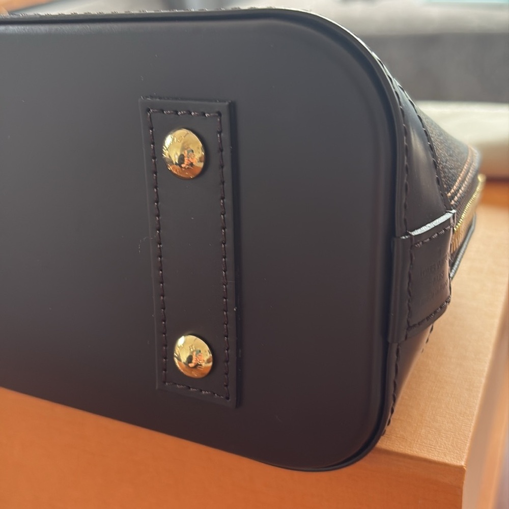 Louis Vuitton Alma BB like new giftable condition - Picture 12 of 16